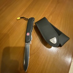 Нож VICTORINOX NOMAD 0.8353.3