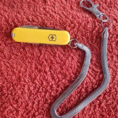 Задняя накладка для ножей VICTORINOX 58 мм, пластиковая, жёлтая C.6208.4.10